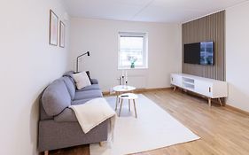 Easy Livin' Apartment Hotel